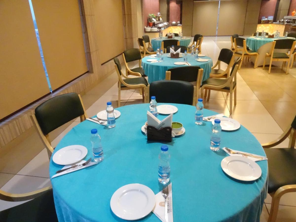 The Grand Arc Hotel & Convention Centre Shahjahanpur المظهر الخارجي الصورة