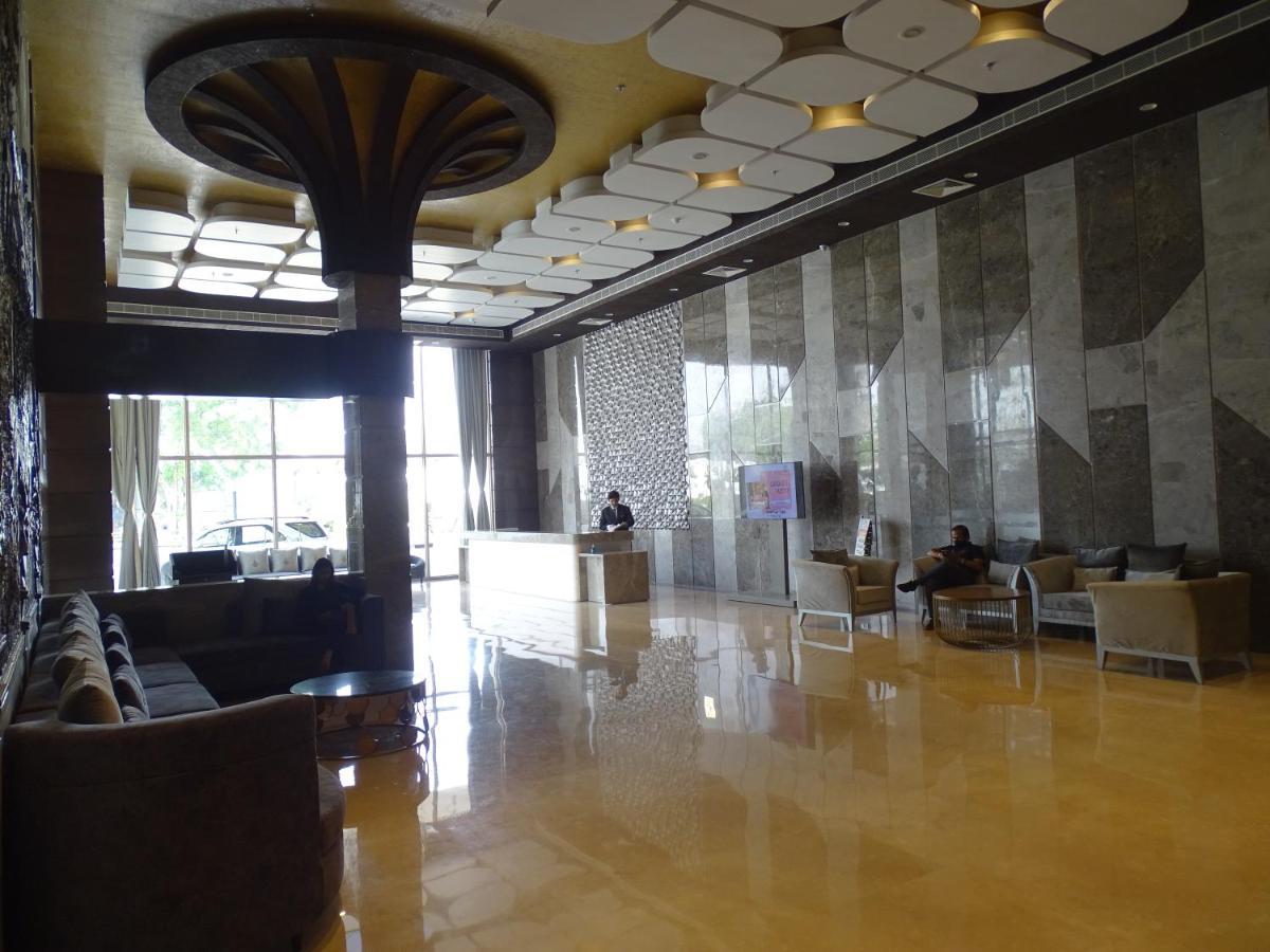 The Grand Arc Hotel & Convention Centre Shahjahanpur المظهر الخارجي الصورة