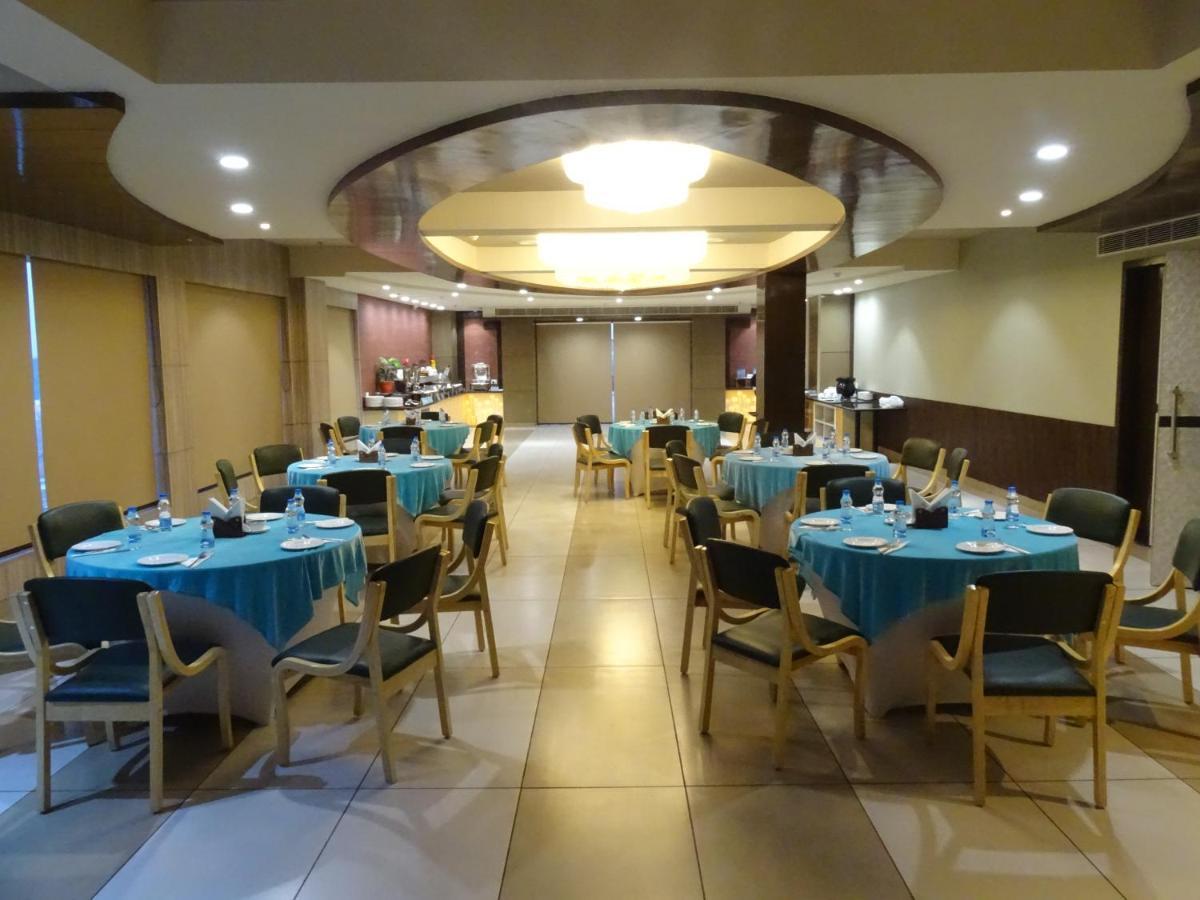 The Grand Arc Hotel & Convention Centre Shahjahanpur المظهر الخارجي الصورة
